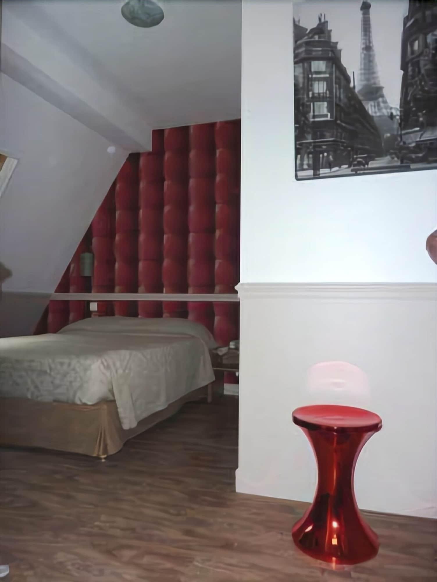 Hotel De La Cite Rougemont Paris Bagian luar foto